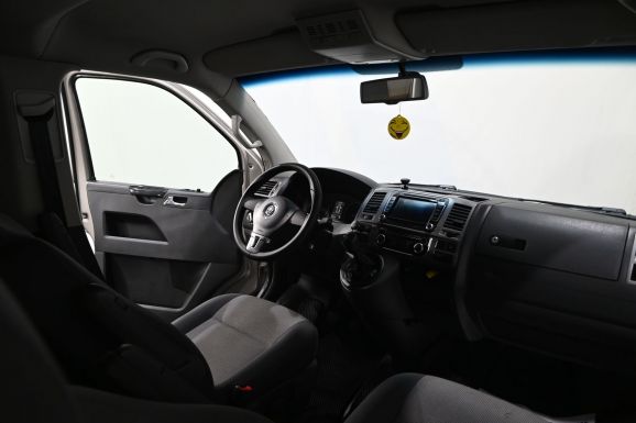 Volkswagen Caravelle, 2.0 л, МТ, 2013 фото 7