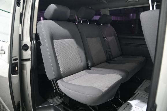 Volkswagen Caravelle, 2.0 л, МТ, 2013 фото 2