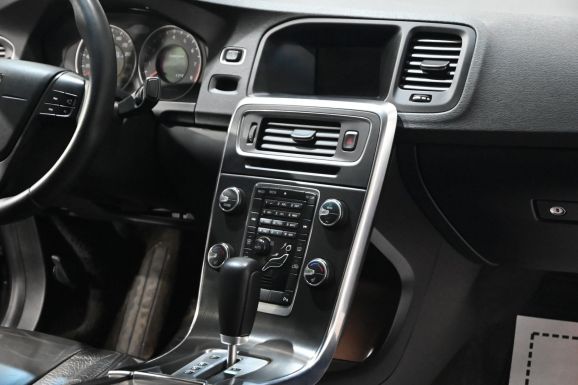 Volvo S60, 2.5 л, АТ, 2011 фото 8