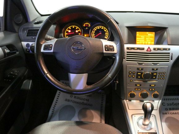 Opel Astra, 1.6 л, Робот, 2012 фото 9