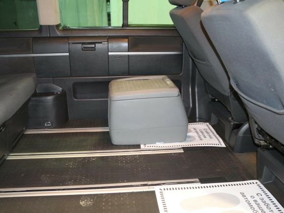 Volkswagen Multivan, 2.5 л, МТ, 2008 фото 1