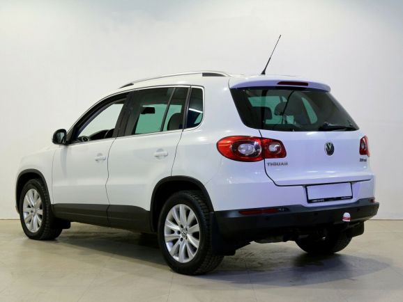 Volkswagen Tiguan, 2.0 л, АТ, 2011 фото 6