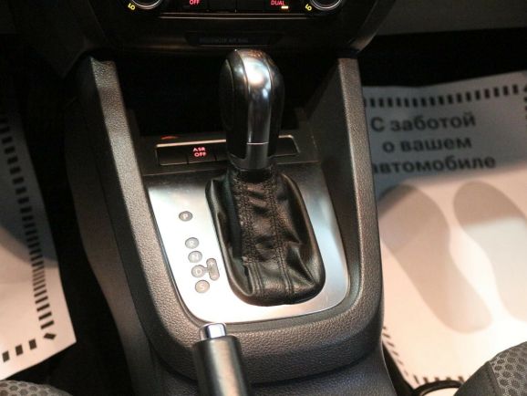 Volkswagen Jetta, 1.6 л, АТ, 2013 фото 2