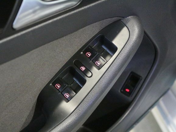 Volkswagen Jetta, 1.6 л, АТ, 2013 фото 1