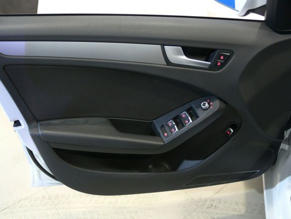 Audi A4, 1.8 л, Вариатор, 2013 фото 1