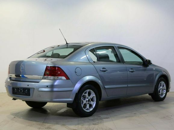 Opel Astra, 1.8 л, МТ, 2012 фото 5