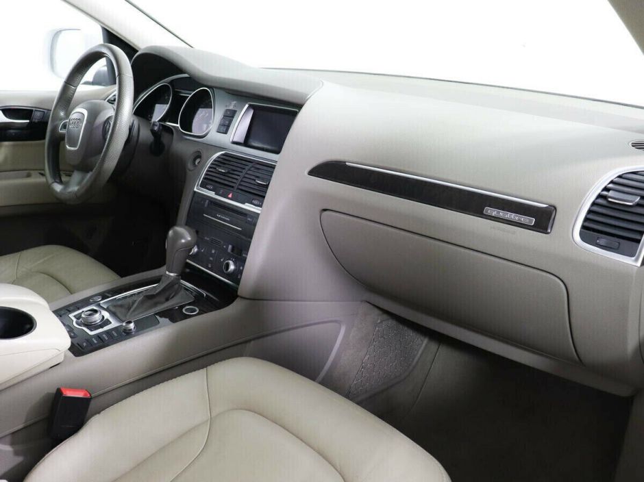 Audi Q7, 3.0 л, АТ, 2010 фото 2