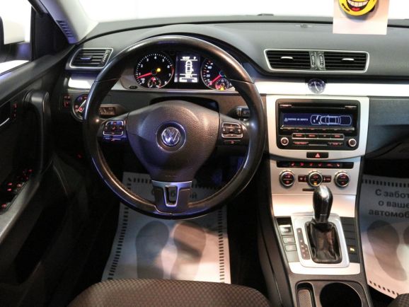 Volkswagen Passat, 1.4 л, Робот, 2012 фото 2