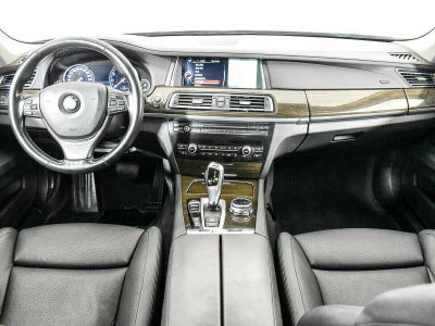 BMW 7 серии, 3.0 л, АКПП, 2015 фото 2