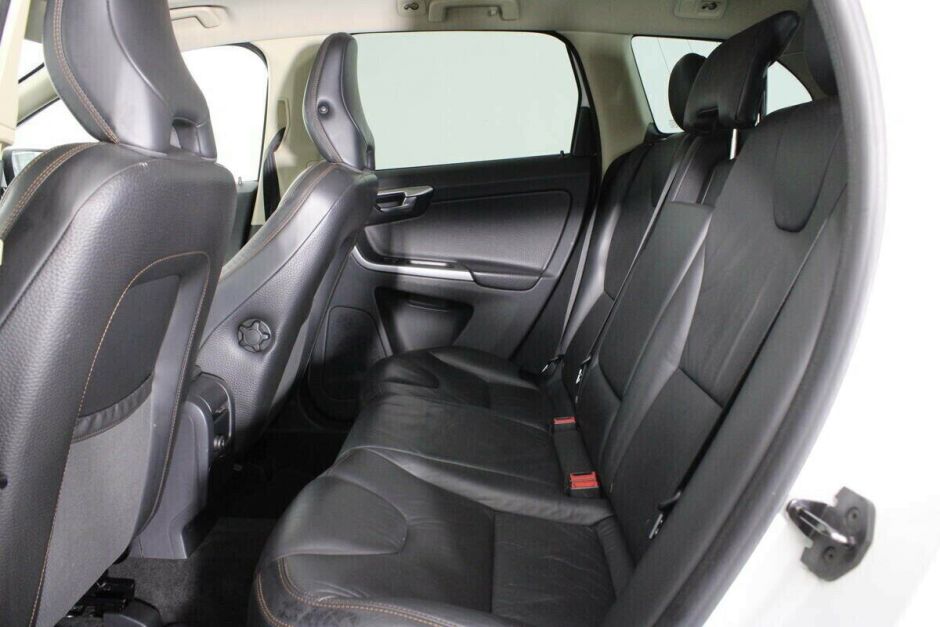 Volvo XC60, 2.4 л, АТ, 2010 фото 2
