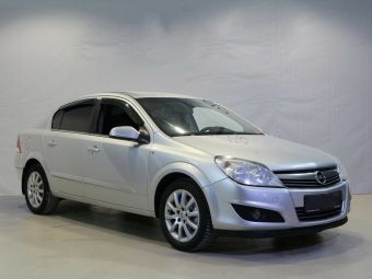 Opel Astra, 1.8 л, АКПП, 2011 фото 4