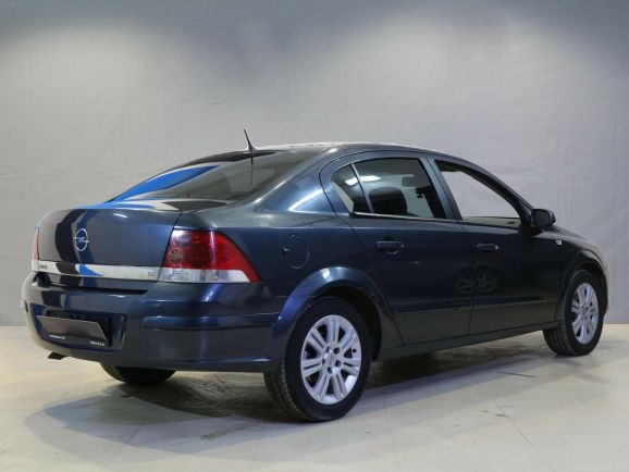 Opel Astra, 1.8 л, АТ, 2012 фото 5