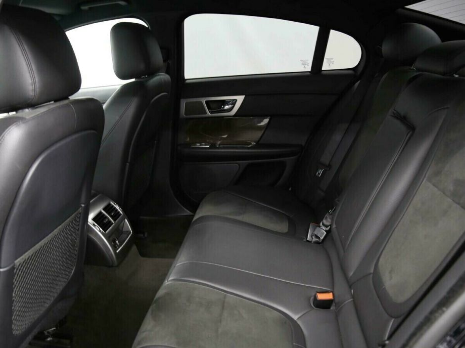 Jaguar XF, 2.0 л, АТ, 2015 фото 1