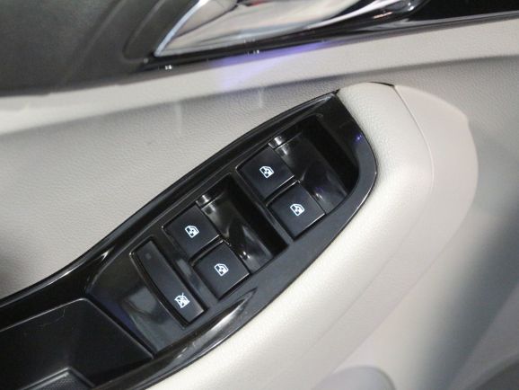 Chevrolet Orlando LT, 1.8 л, МТ, 2012 фото 2