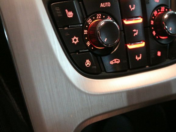 Opel Astra Sport, 1.4 л, АТ, 2012 фото 2