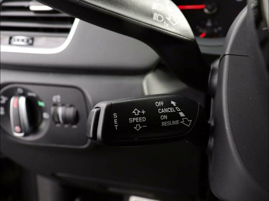 Audi Q3, 2.0 л, Робот, 2017 фото 9