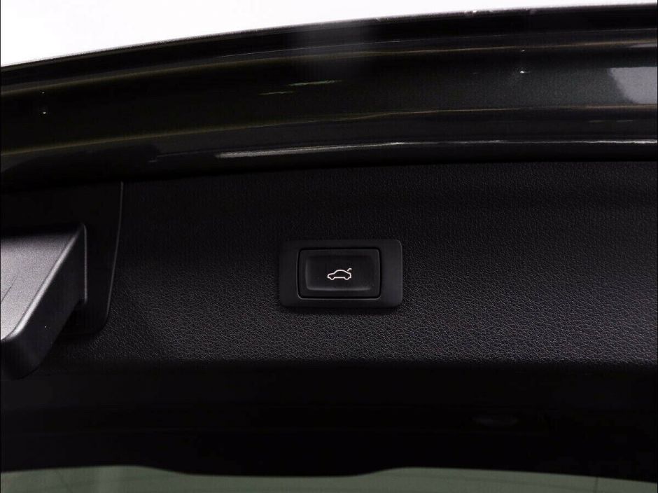 Audi Q3, 2.0 л, Робот, 2017 фото 1