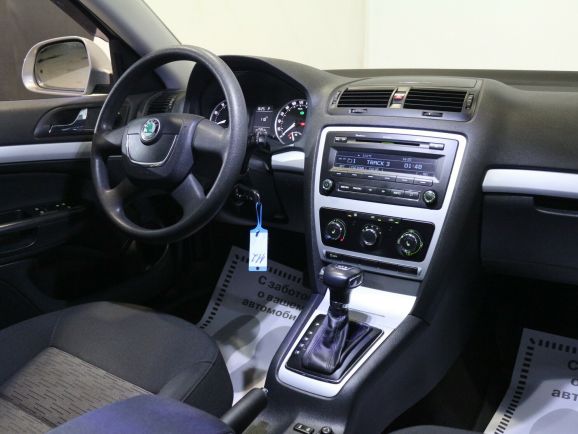 Skoda Octavia Elegance, 1.4 л, Робот, 2012 фото 7