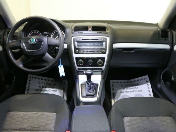 Skoda Octavia Elegance, 1.4 л, Робот, 2012 фото 8