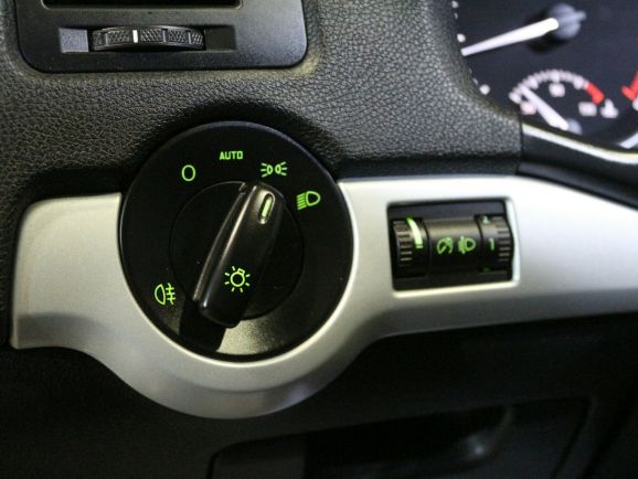 Skoda Octavia Elegance, 1.4 л, Робот, 2012 фото 1