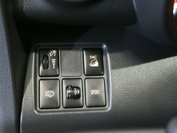 Toyota RAV4, 2.0 л, Вариатор, 2011 фото 2