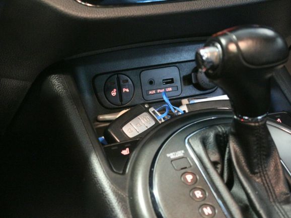 Kia Sportage Premium, 2.0 л, АТ, 2012 фото 2