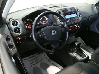 Volkswagen Tiguan Sport&Style, 2.0 л, АКПП, 2009 фото 9