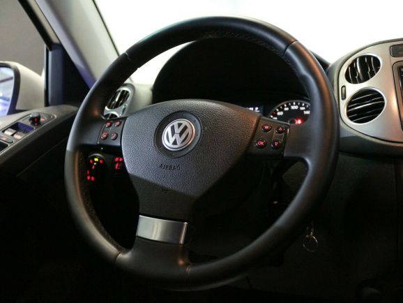 Volkswagen Tiguan Sport&Style, 2.0 л, АТ, 2009 фото 10