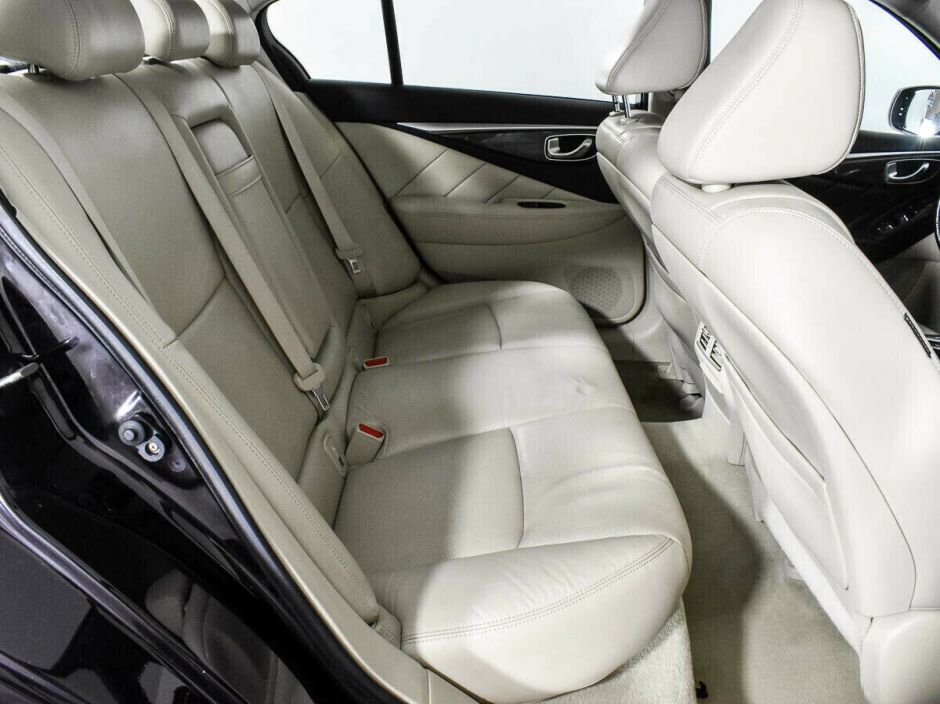 Infiniti Q50, 2.0 л, АТ, 2014 фото 1