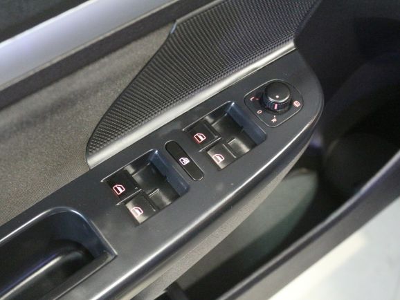 Volkswagen Jetta, 1.6 л, Робот, 2010 фото 2