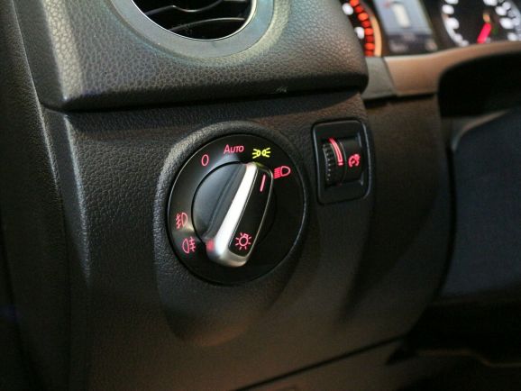 Volkswagen Tiguan, 2.0 л, АТ, 2012 фото 2