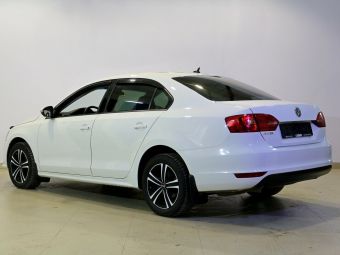 Volkswagen Jetta, 1.6 л, МКПП, 2011 фото 6