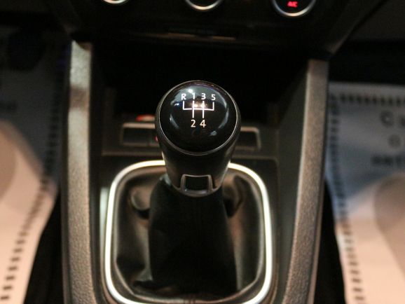 Volkswagen Jetta, 1.6 л, МТ, 2011 фото 9