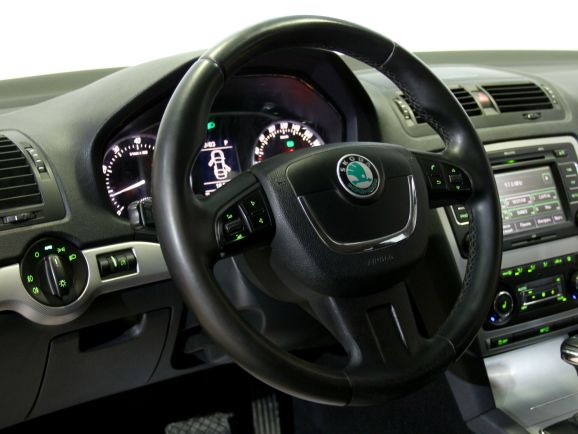 Skoda Octavia, 1.8 л, АТ, 2012 фото 8