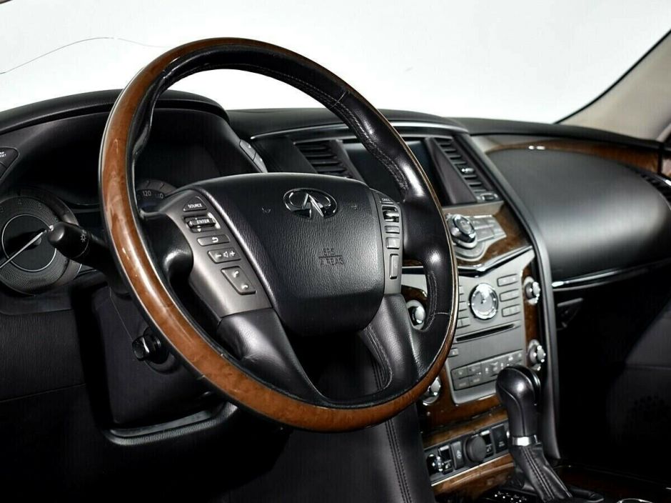 Infiniti QX56, 5.6 л, АТ, 2011 фото 11