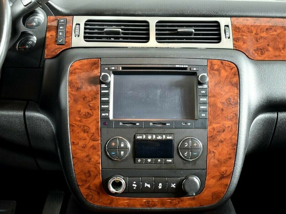 Chevrolet Tahoe, 5.3 л, АТ, 2013 фото 2