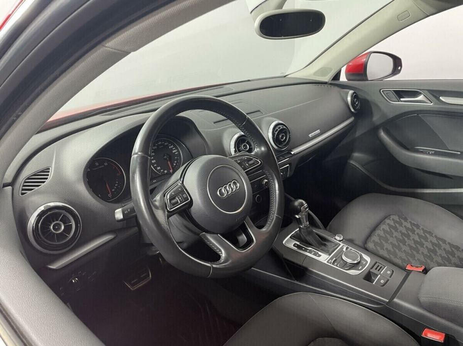 Audi A3, 1.8 л, Робот, 2014 фото 11