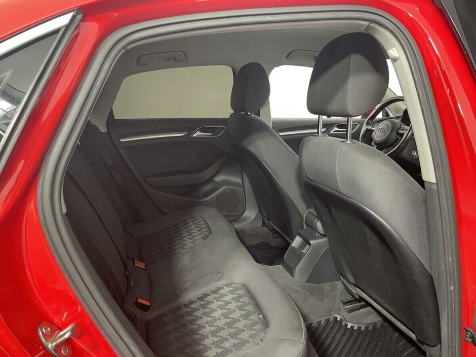 Audi A3, 1.8 л, Робот, 2014 фото 2