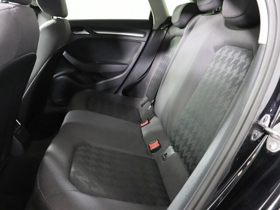 Audi A3, 1.2 л, Робот, 2015 фото 1