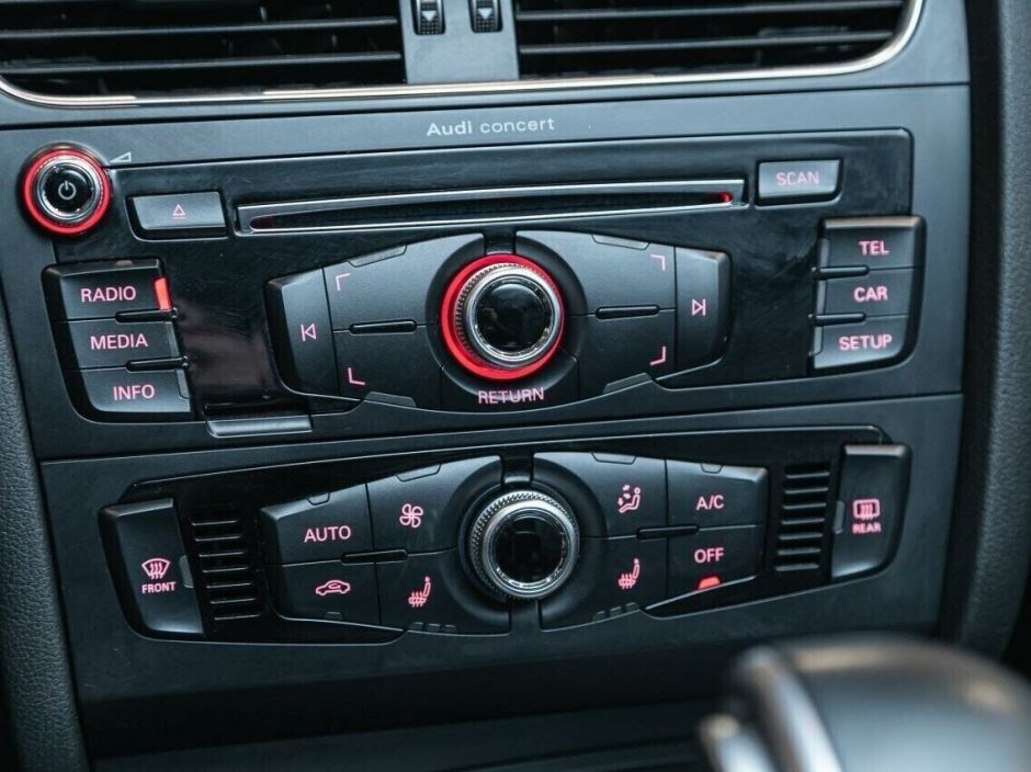 Audi A4, 1.8 л, Вариатор, 2015 фото 17