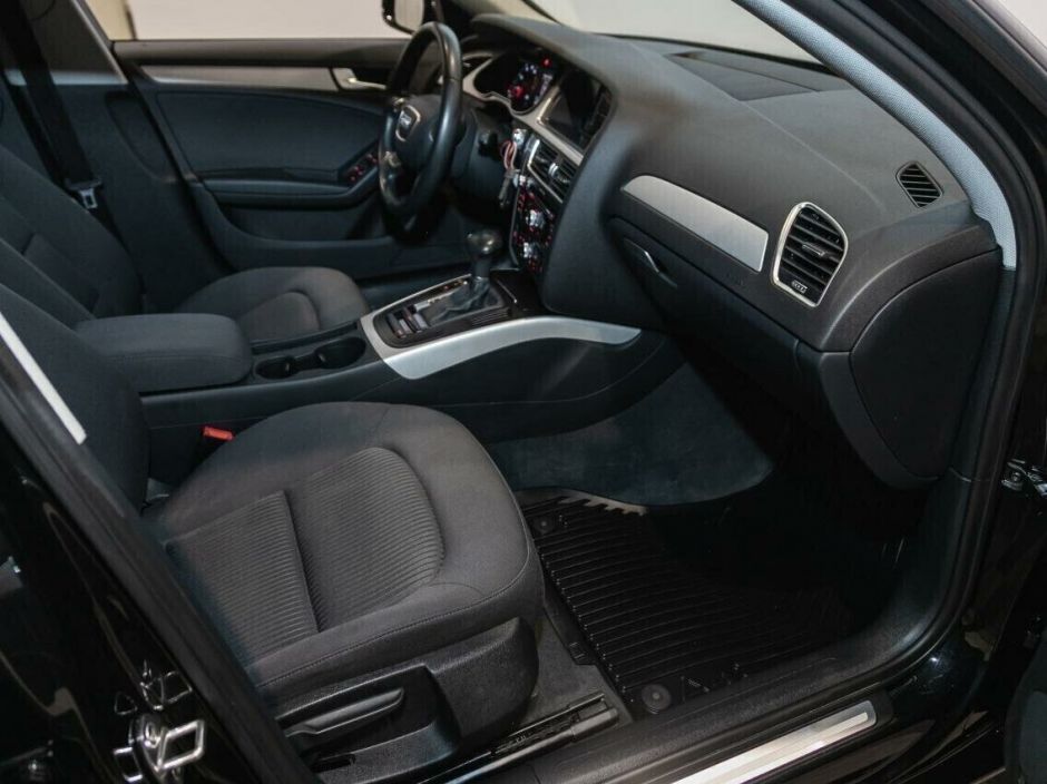 Audi A4, 1.8 л, Вариатор, 2015 фото 2