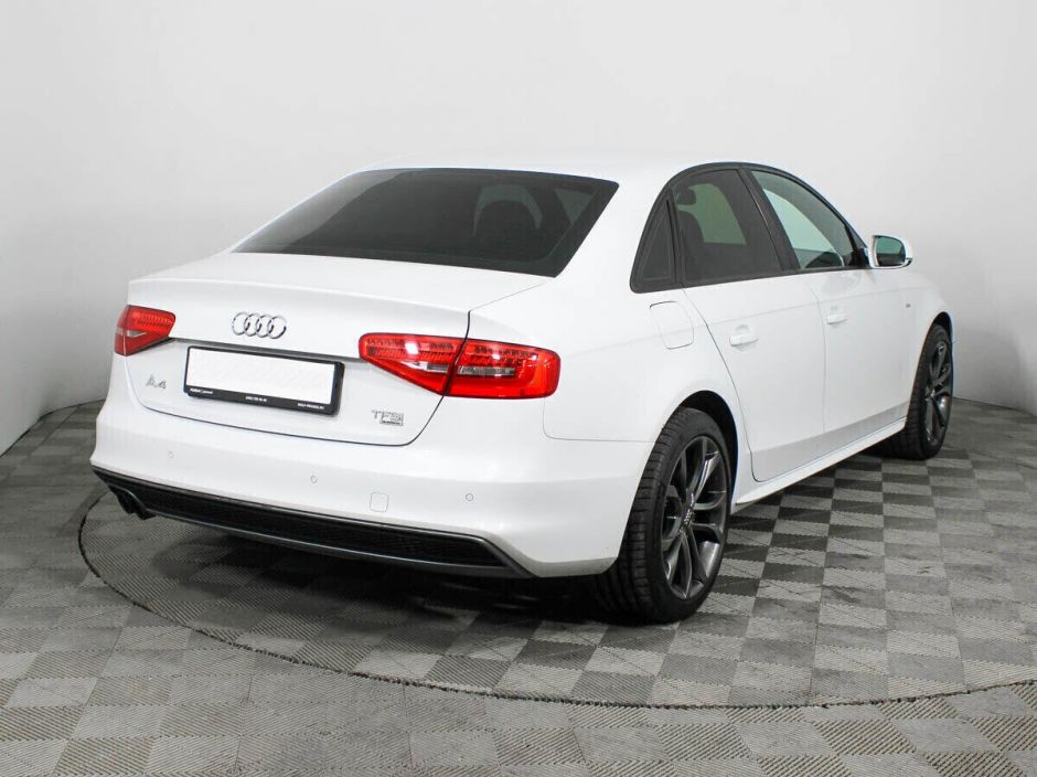 Audi A4, 2.0 л, Робот, 2011 фото 6