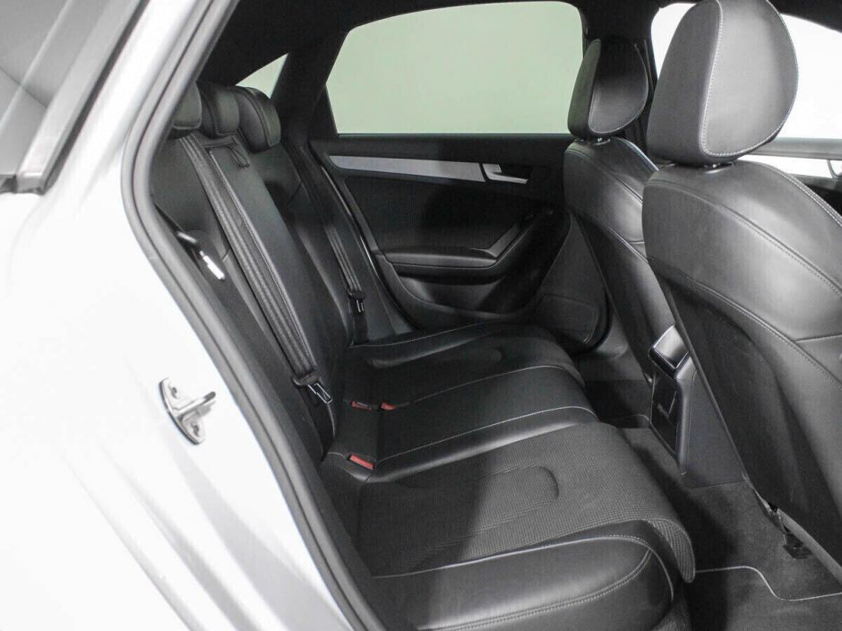 Audi A4, 2.0 л, Робот, 2011 фото 1