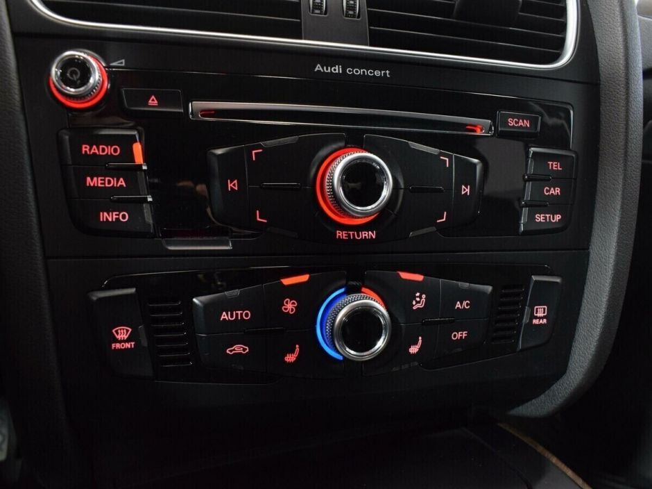 Audi A4, 1.8 л, Вариатор, 2015 фото 11