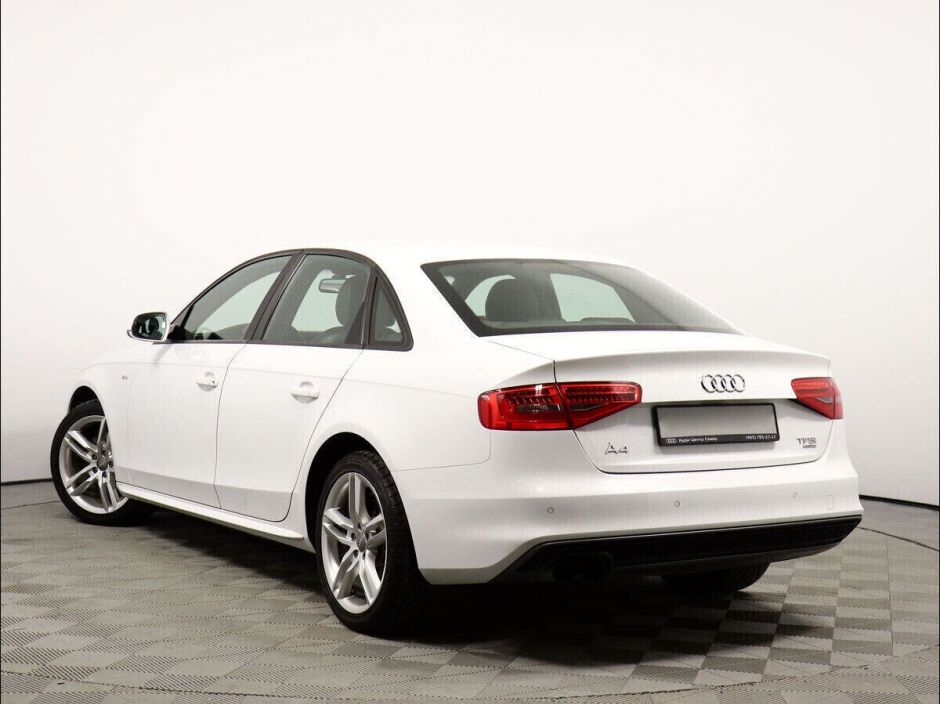 Audi A4, 2.0 л, Робот, 2011 фото 6