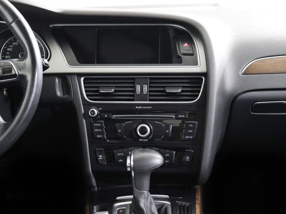 Audi A4, 1.8 л, Вариатор, 2015 фото 12