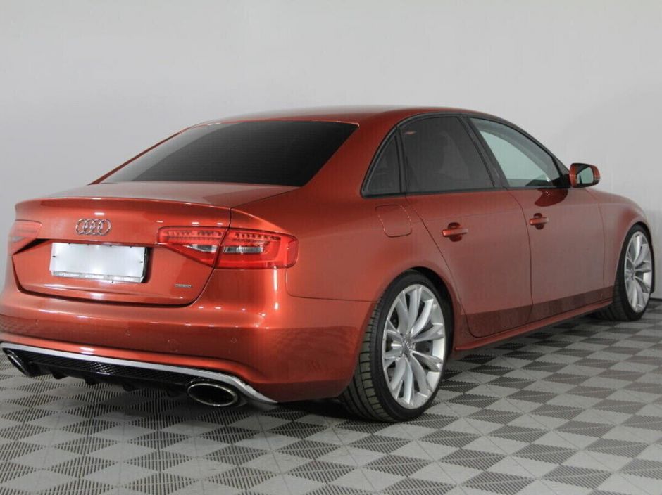 Audi A4, 2.0 л, Робот, 2011 фото 4