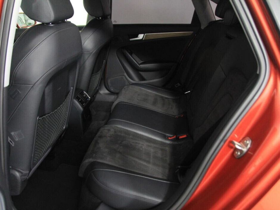 Audi A4, 2.0 л, Робот, 2011 фото 2