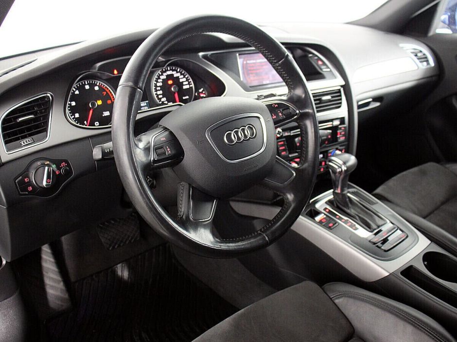Audi A4, 1.8 л, Вариатор, 2013 фото 9
