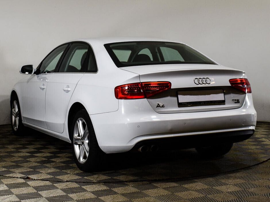Audi A4, 2.0 л, Робот, 2011 фото 6